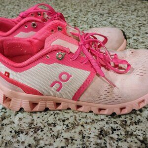 On Cloud size 6 womens